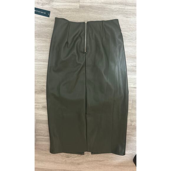 Olive green pleather skirt twist front by Kirious - Picture 4 of 5